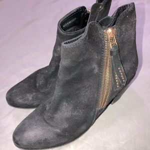 Black shine ankle booties